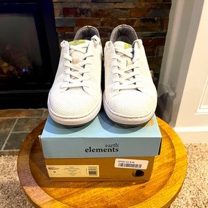 NWB Men’s Earth Elements Shoes